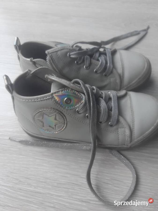 Sprzedam buciki dziewczece wielkopolskie Mosina