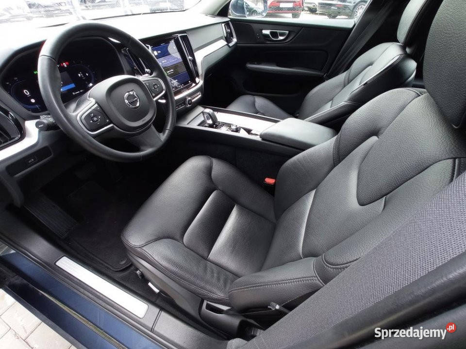 Volvo V60 2023r FV23 Hak Skóra BLIS PilotAssist Rok produkcji 2023 V60 Kraków