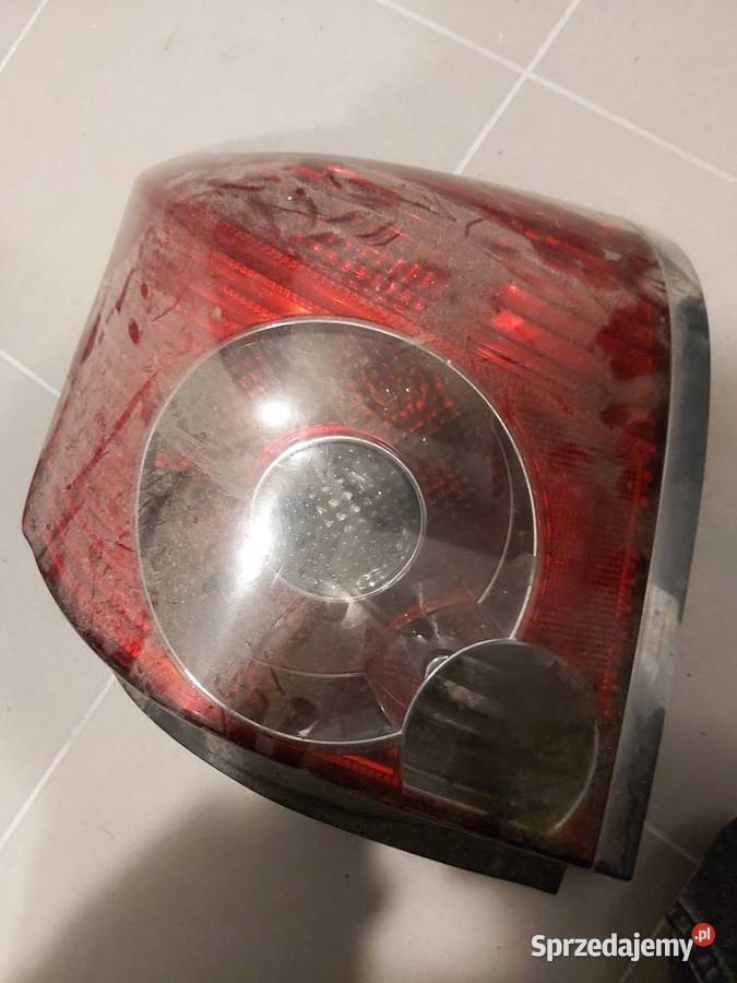 Lampa tylne toyota avensis t25 0607 Oświetlenie Warszawa