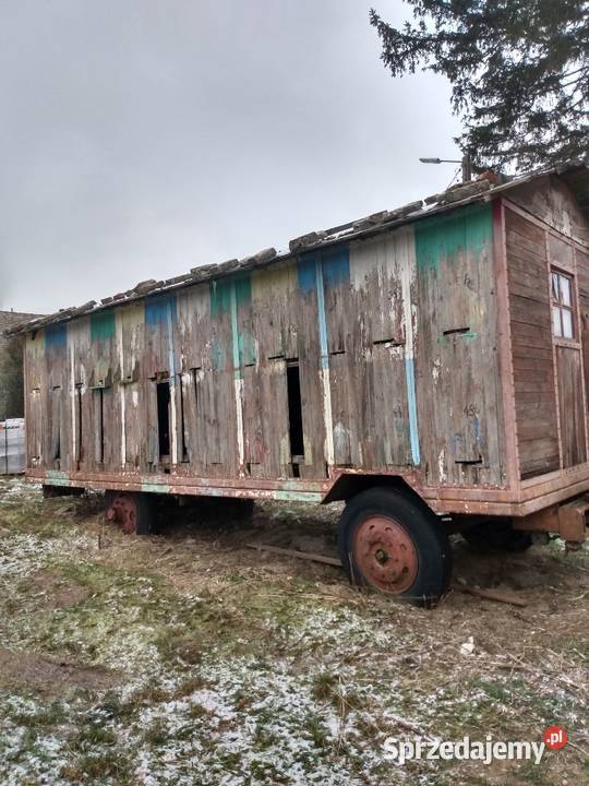 Barakowóz na ule na baloty