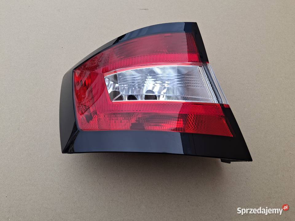 SKODA FABIA III 3 KOMBI LAMPA LEWY TYŁ LEWA