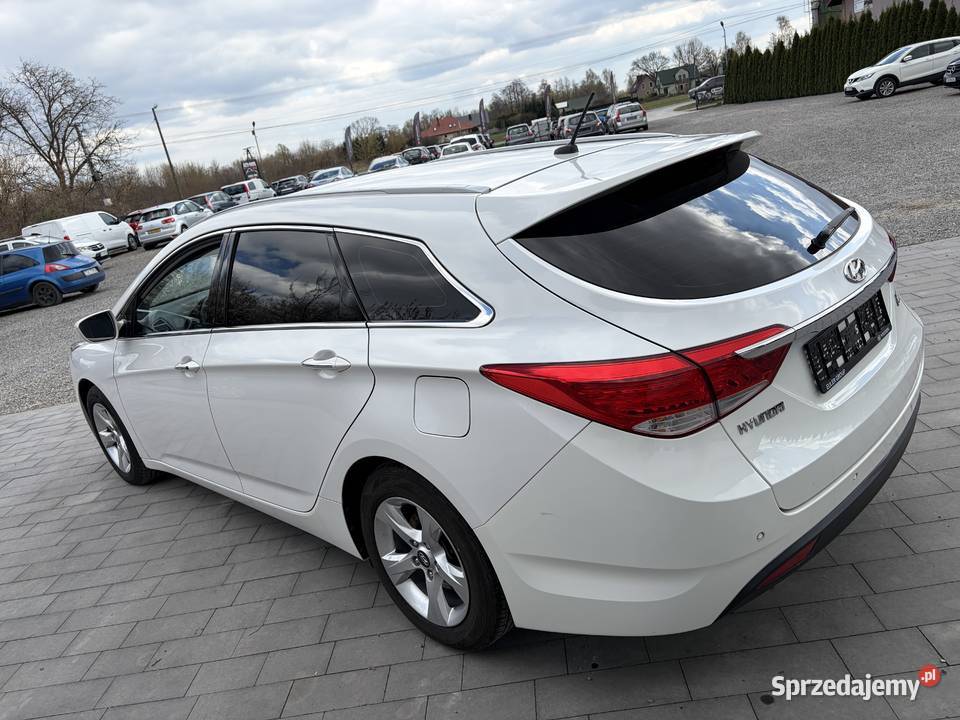 Hyundai i40 benzyna piękna wersja biała perła 1600cm3 Trześń