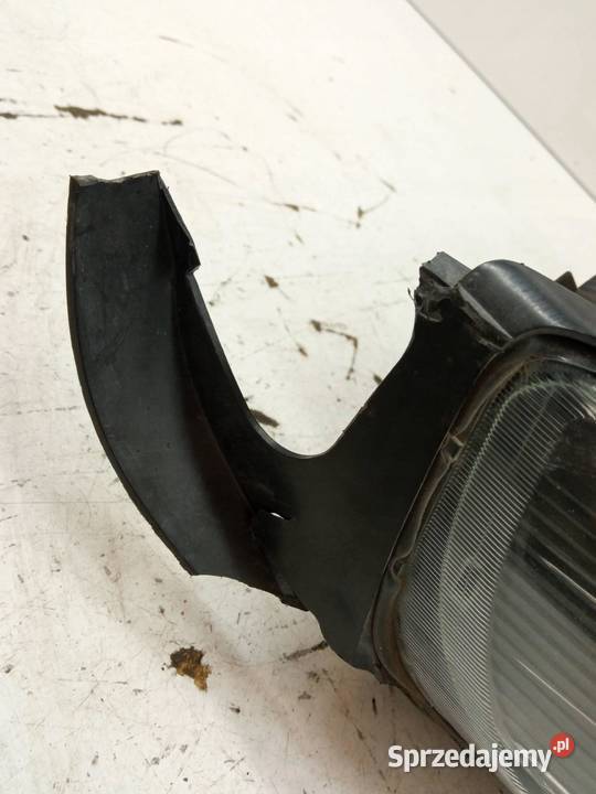 LAMPA PRZÓD PRAWA SOCZEWKA H7 EU USZKODZONA Saab świętokrzyskie