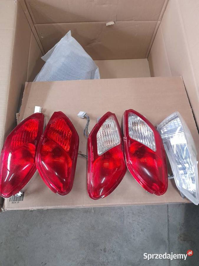 Piaggio mp3 500 400 300 yourban lampa tylna Marcinkowice