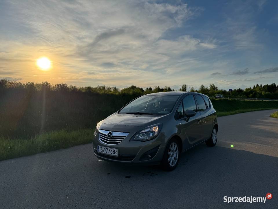 Sprzedam samochód osobowy opel Meriva B