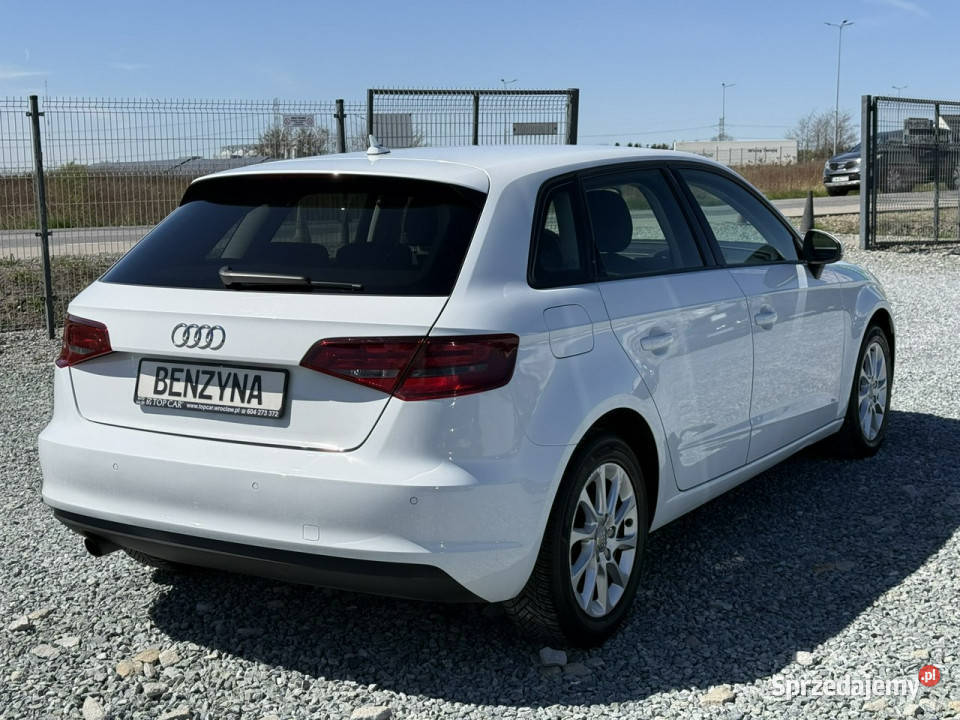 Audi A3 Sportback Audi A3 12 16V TSI 105 2014 isofix