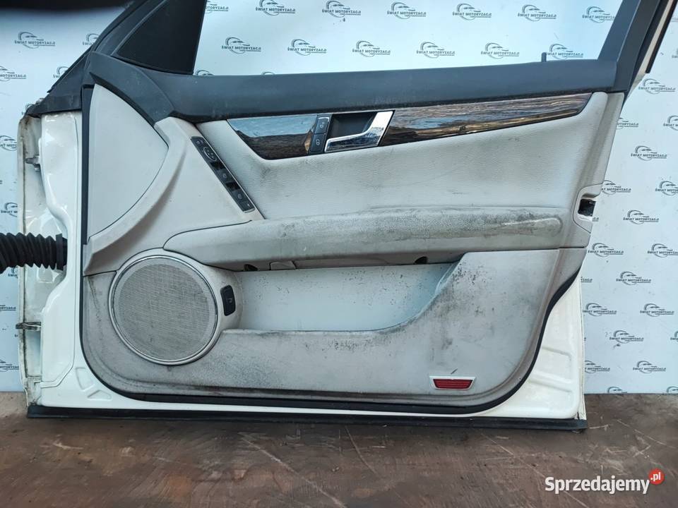 MERCEDES W204 09r Drzwi prawy przód 70mikronów Kielce sprzedam