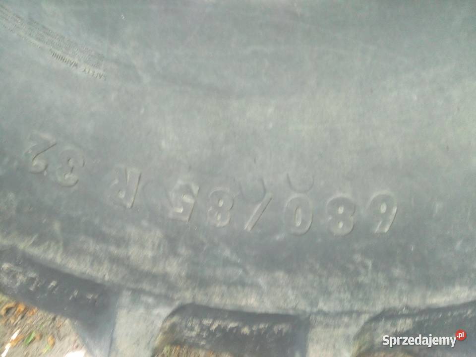 Opona 6808532 stan nieklejona sprzedam
