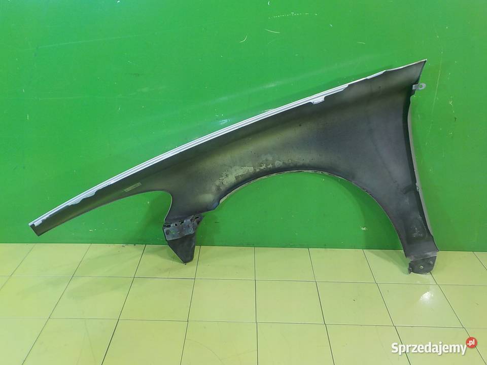 VOLVO C70 II 24 D AUT 07r 2D blotnik prawy przod Suków