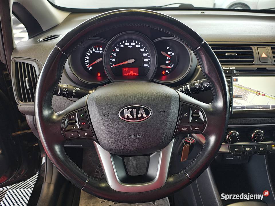 KIA RIO 2015R BENZYNA KOLOROWAN NAWIGACJA KAMERA tuner TV Zarszyn sprzedam