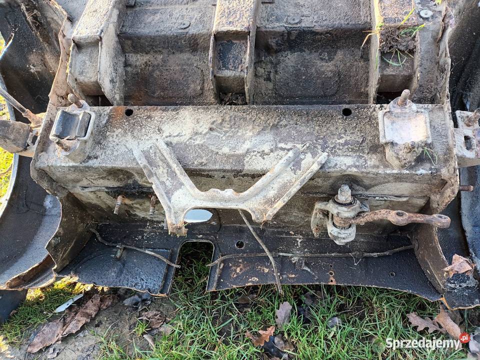 Karoseria fiat 126p podloga podluznica elementy Nisko