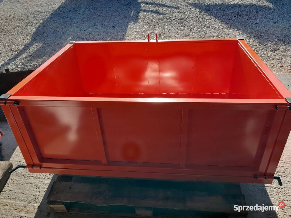 Nowe skrzynie transportowe na tylny tuz ciągnika
