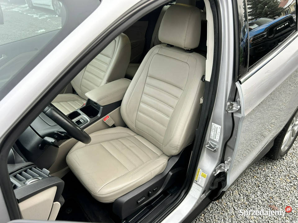 Ford Escape LED Grzane Fotele CarPlay Kamera immobilizer