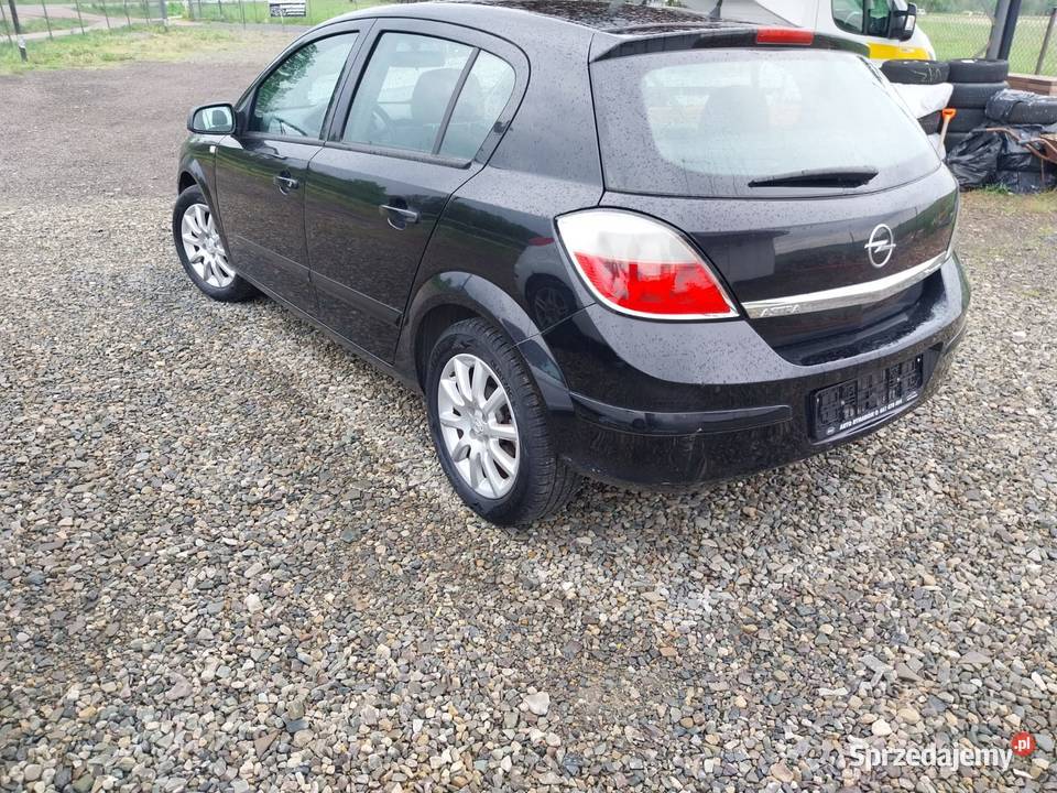 Opel Astra H 16 Rymanów