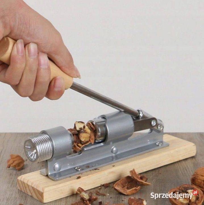 Dziadek do orzechów solidny stalowy na podstawce Zamość