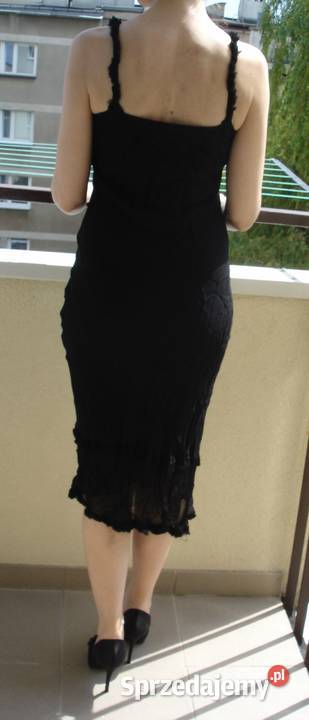 Czarna nowa sukienka na ramiączkachRozmiar S czarny