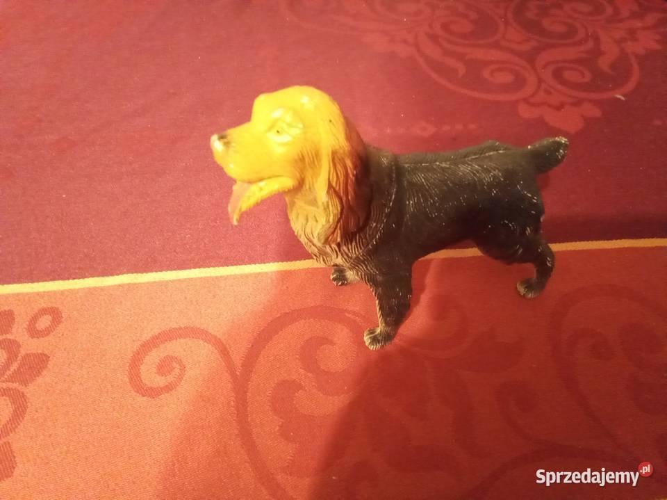 Krowy i pies figurki średniej wielkości Vintage Warszawa