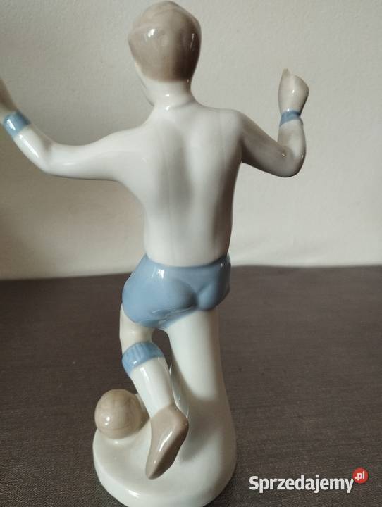 figurka porcelanowa sygnowana sprzedam