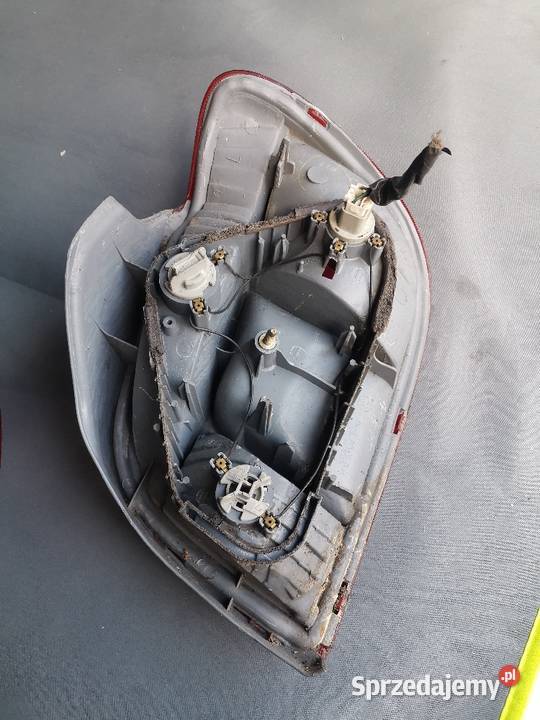 Lampa tył toyota Yaris Lampy tylne