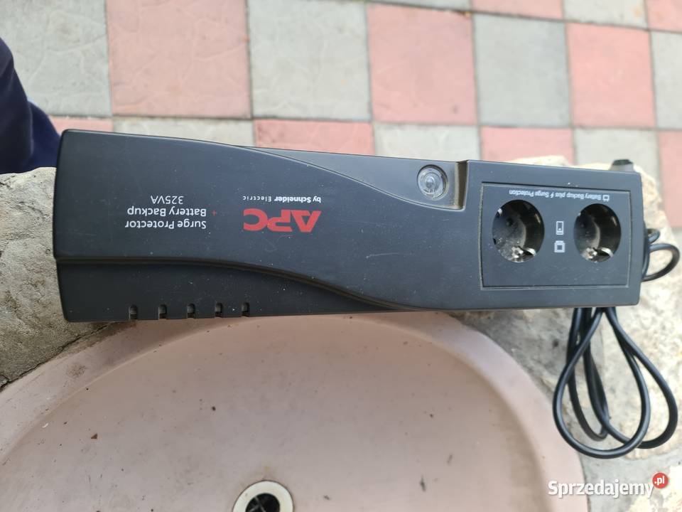 Zasilacz awaryjny UPS APC BE325 Lipsko sprzedam