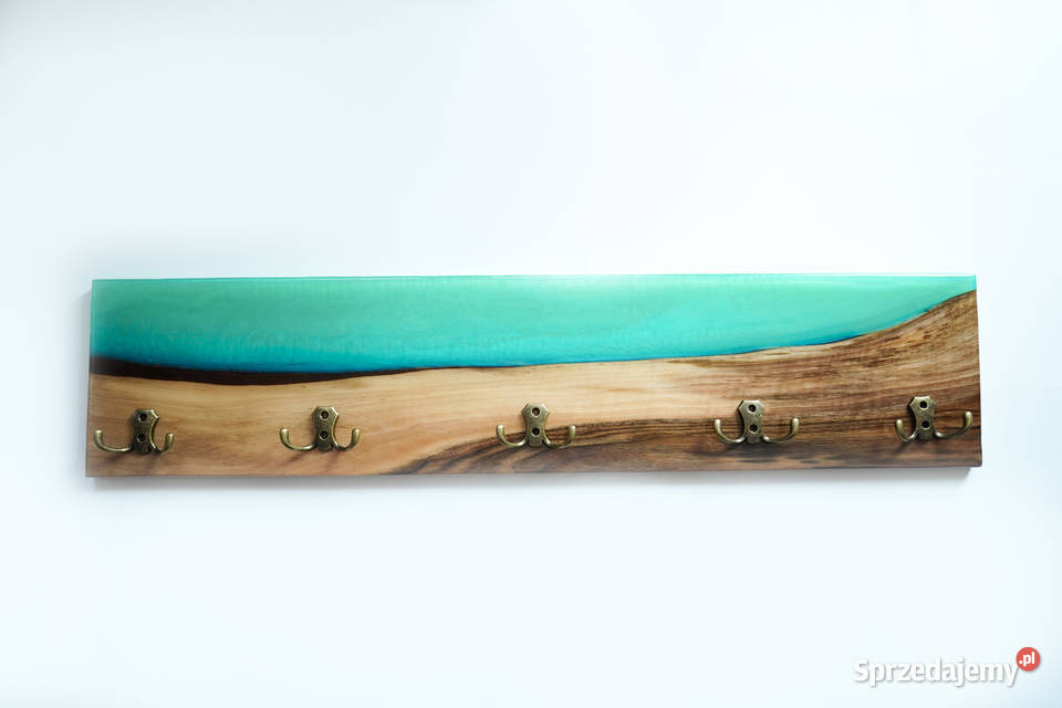 Wieszak ścienny turkusowy z drewna i żywicy Warszawa