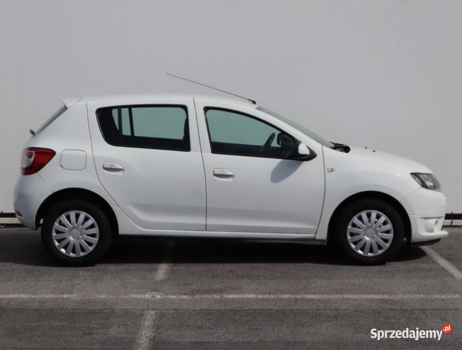 Dacia Sandero 12 16V Rok produkcji 2015 Lublin
