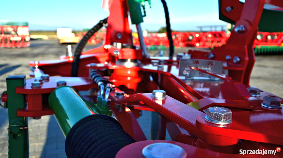 Pług pługi AgroMasz VARIO obrotowy obracalne Pługi Rogóźno sprzedam