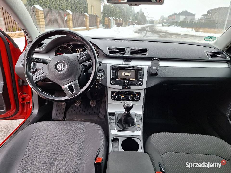 VOLKSWAGEN PASSAT B7 16 TDI KOMBI 2011 R CD sprzedam