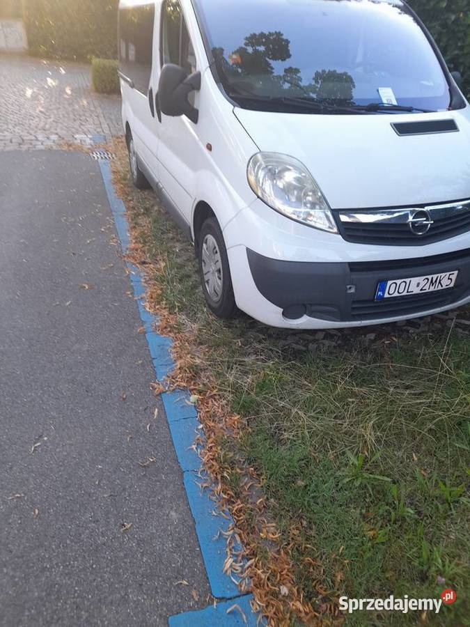 Samochód 9 osobowy 2012 rvivaro 20 l Opel Olesno