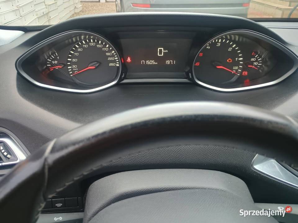 Peugeot 308 T9 16 z oszczędnym i niezawodnym Rok produkcji 2015 Słupca sprzedam