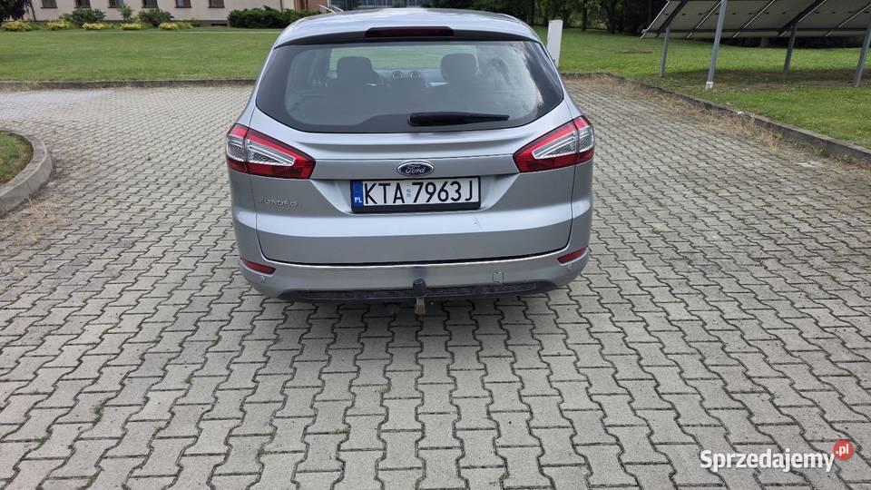 Ford Mondeo nieuszkodzony