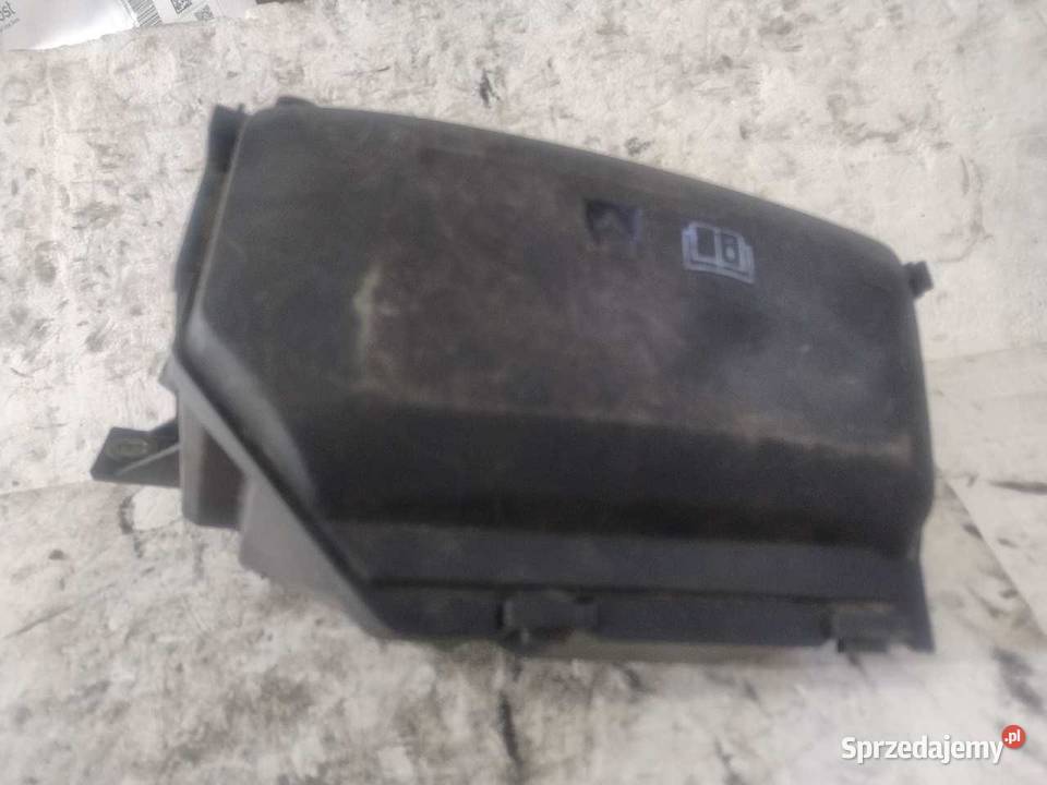 SKRZYNKA BEZPIECZNIKÓW LAND ROVER FREELANDER II