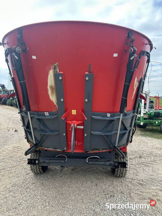 Wóz paszowy Metal Fach T659