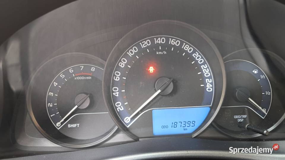 Toyota Auris benzynagaz lift 2015 salon Polska Łódź