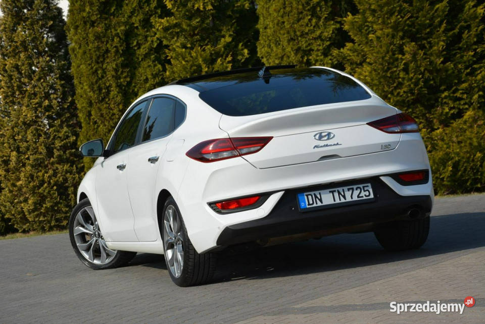 Hyundai i30 Fastback Premium Navi Kamera Ostrów Mazowiecka