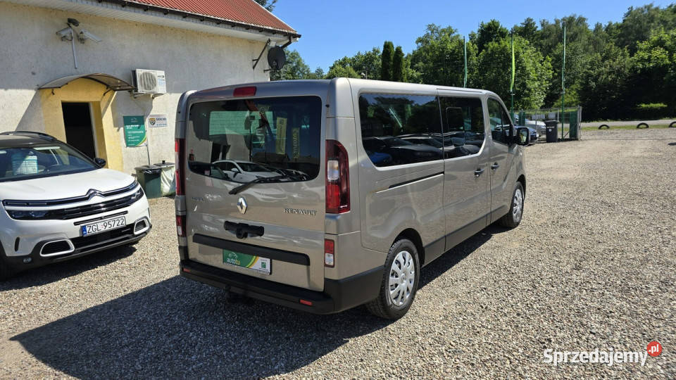 Renault Trafic 9 miejsc 2 komplety kół III 2014 manualna Zieleniewo