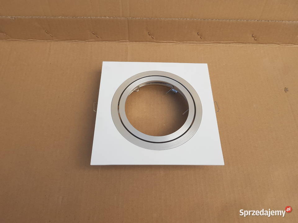 Oprawa lampa wpuszczana do sufitu DUŻA żarówka Oprawy i oczka Warszawa