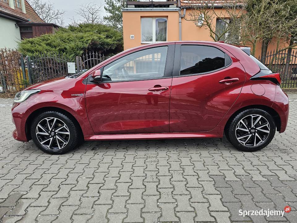 Toyota Yaris salon polska hybryda 115 nieuszkodzony Wrocław