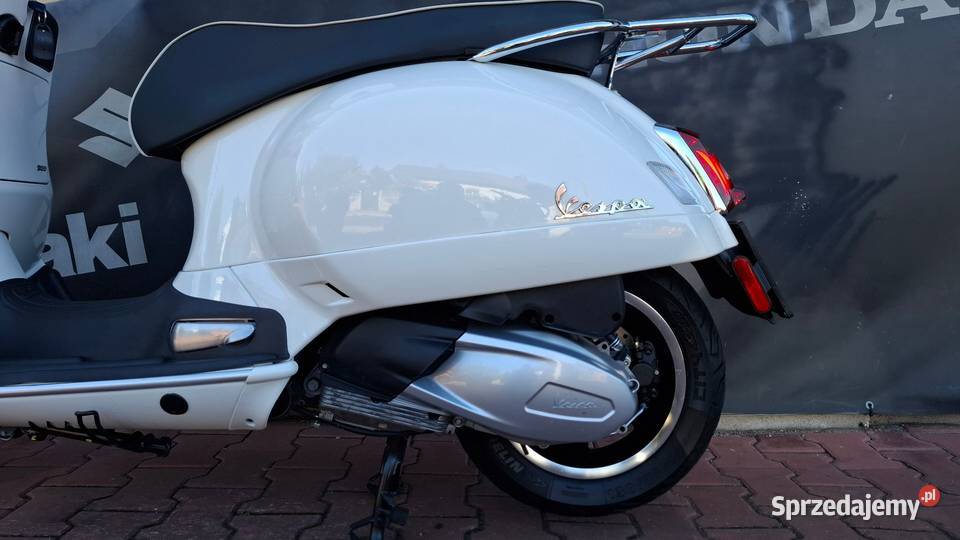 Piaggio Vespa 300 GTS 2022 300cm3
