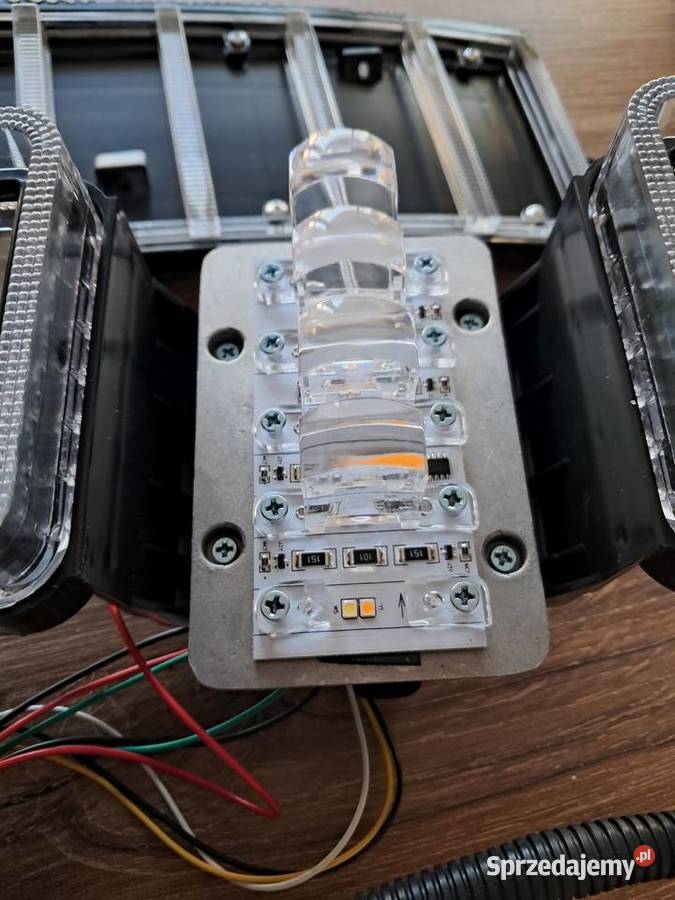 nowe wewnętrzne elementy do lampy Land Rover Sandomierz