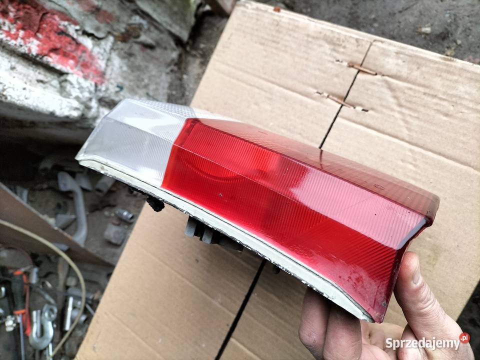 LAMPA TYŁ TYLNA LEWA Audi 80 LEFT 893945093G lampy tylne Kamień-Kolonia