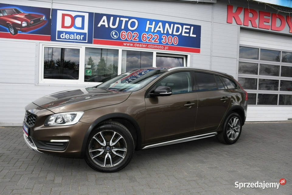 Volvo V60 Cross Country 20 D3 Summum 100 isofix lubelskie Hrubieszów