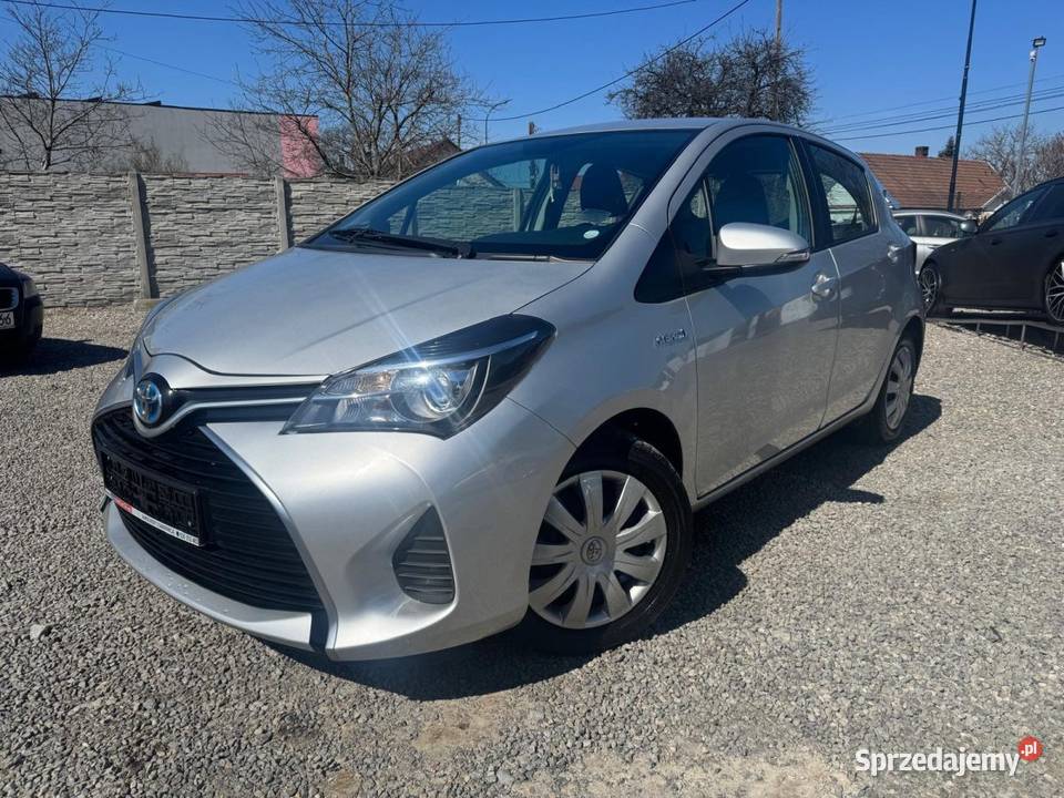 Toyota Yaris 15 Hybryda Comfort 75 2016r podkarpackie
