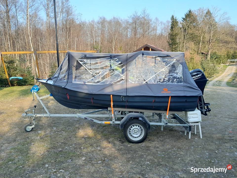 ŁÓDKA WĘDKARSKA Z NAMIOTEM I PRZYCZEPĄ Kętrzyn