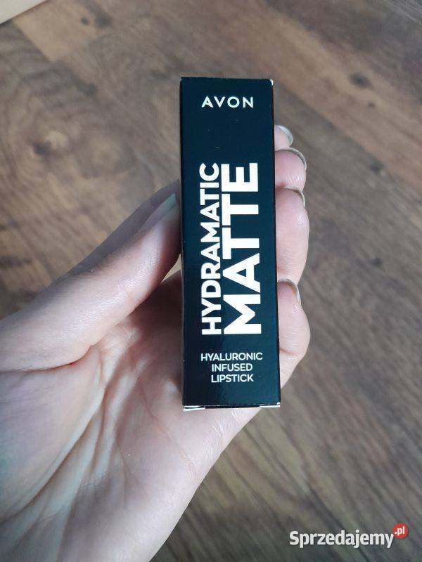Matowa szminka z kwasem hialuronowym Hydra Blush Avon