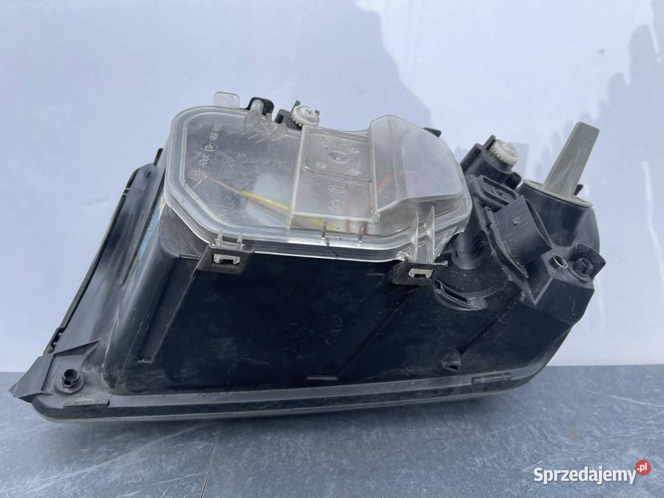 SKODA FABIA PRAWA LAMPA PRZÓD Lampy tylne Ostroróg