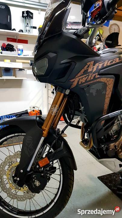 Lag veneer with logo Africa Twin Piątkowiec