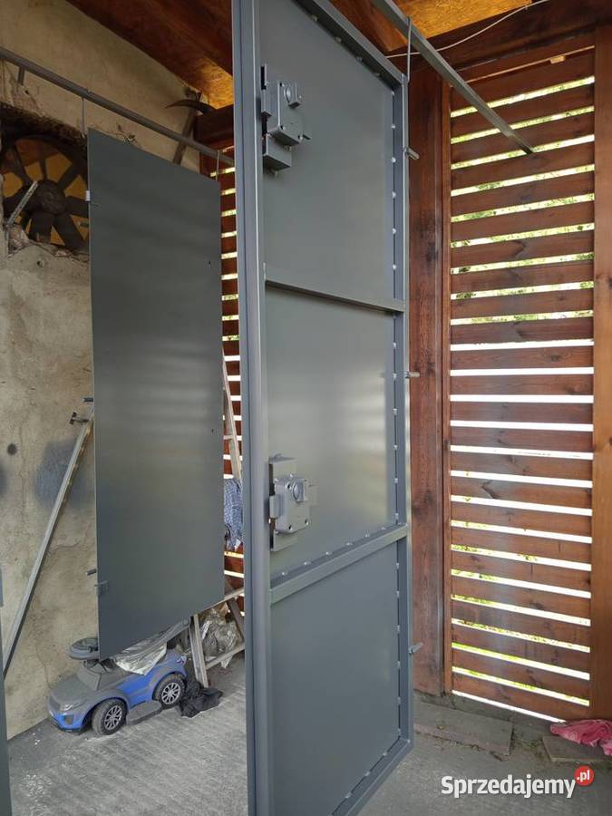 Drzwi do piwnicy stalowe solidne Drzwi zewnętrzne Drzwi zewnętrzne sprzedam