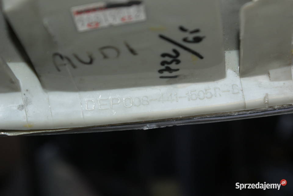 KIERUNKOWSKAZ AUDI 80 9196 PRAWY BIAŁY sprzedam