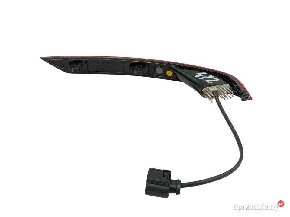 LAMPA TYŁ ODBLASK LEWY TYŁ LIFT 57A945701B Skoda
